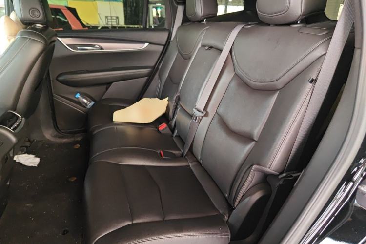 Used Cadillac XT6 2022 2.0T 7-Seater Four-Wheel-Drive Luxury Version Left Rear Seat