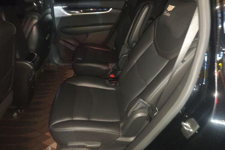 Used Cadillac XT6 2022 2.0T Six-Seater Four-Wheel Drive Luxury Version Left Rear Seat