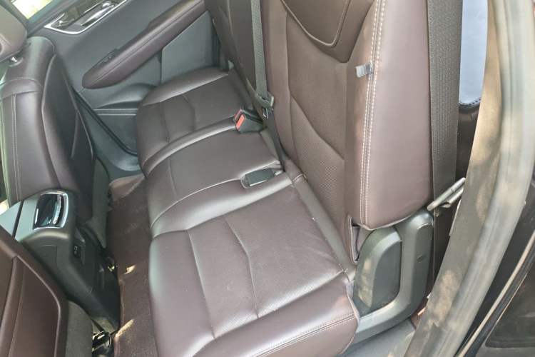 Used Cadillac XT6 2022 2.0T 7-Seater Two-Wheel Drive Luxury Version Left Rear Seat