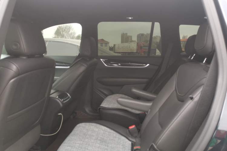 Used Cadillac XT6 2022 2.0T Six-Seater Two-Wheel-Drive Luxury Version Left Rear Seat