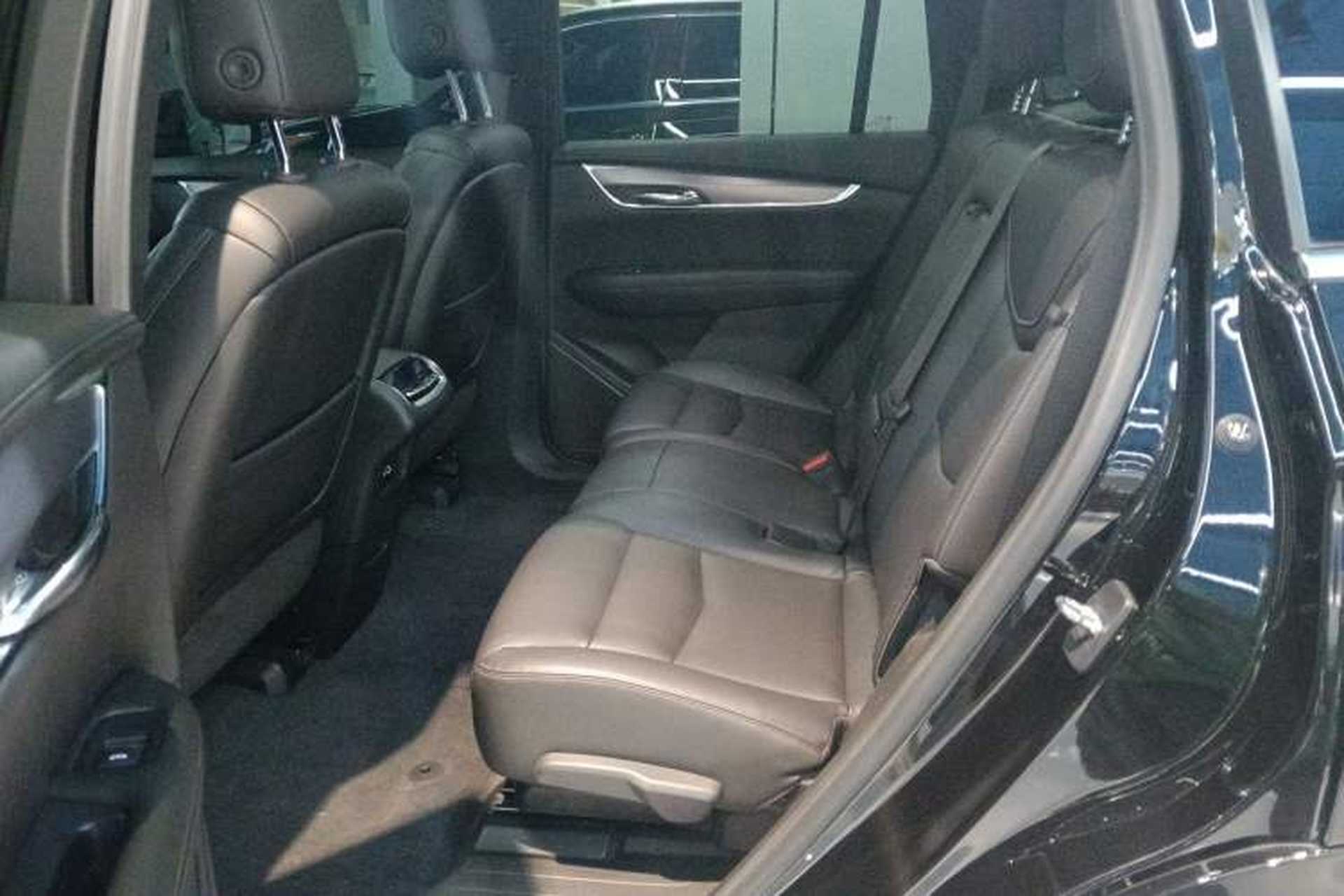 Used Cadillac XT6 2022 2.0T 7-Seater Four-Wheel-Drive Luxury Version Left Rear Seat