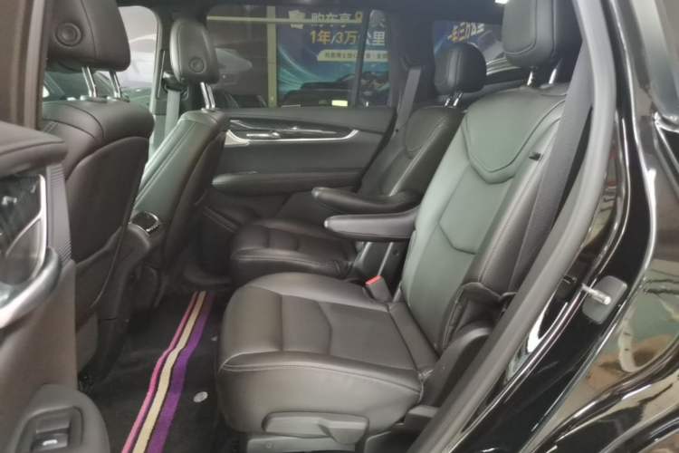 Used Cadillac XT6 2022 2.0T Six-Seater Four-Wheel Drive Luxury Version Left Rear Seat