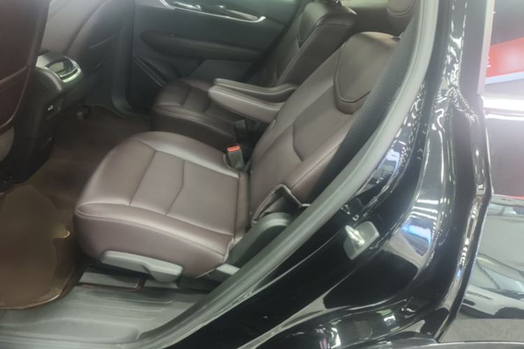 Used Cadillac XT6 2022 2.0T Six-Seater Four-Wheel Drive Luxury Version Left Rear Seat
