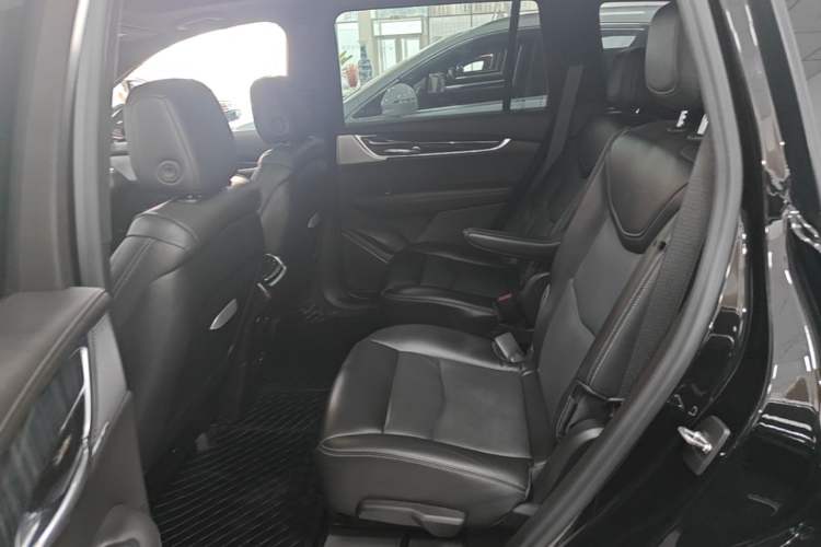 Used Cadillac XT6 2022 2.0T Six-Seater Four-Wheel Drive Luxury Version Left Rear Seat