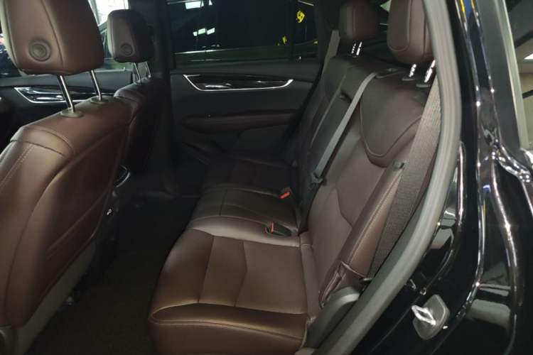 Used Cadillac XT6 2022 2.0T 7-Seater Two-Wheel Drive Luxury Version Left Rear Seat