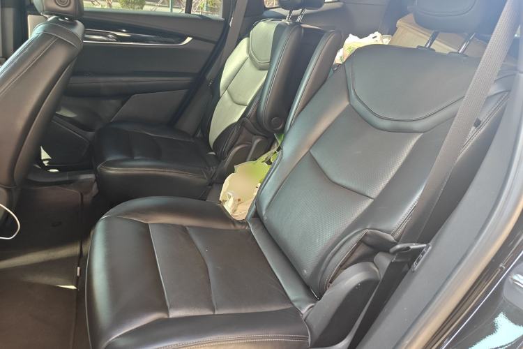Used Cadillac XT6 2022 2.0T Six-Seater Four-Wheel Drive Luxury Version Left Rear Seat