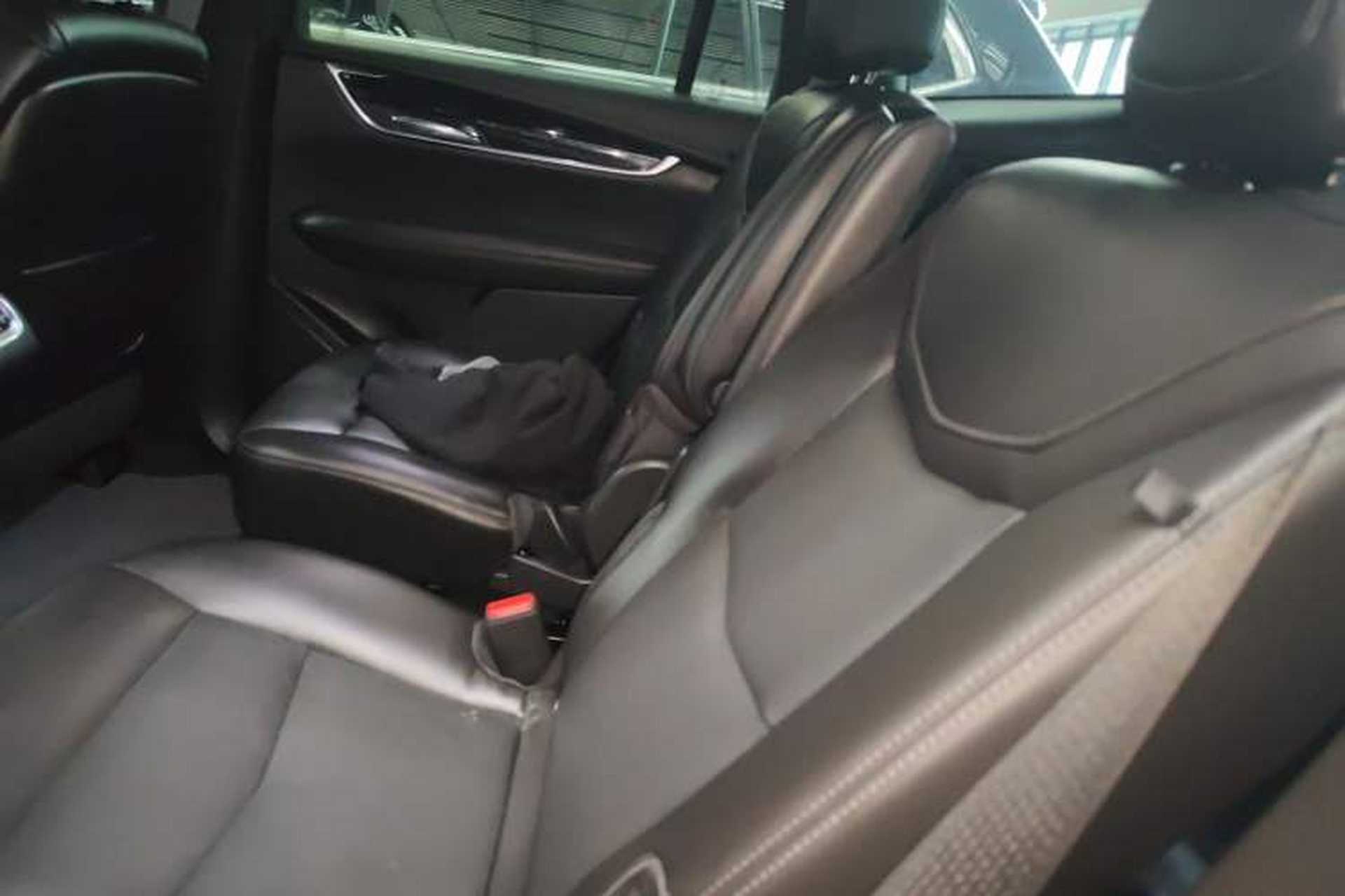 Used Cadillac XT6 2022 2.0T Six-Seater Four-Wheel Drive Luxury 120th Anniversary Limited Edition Left Rear Seat