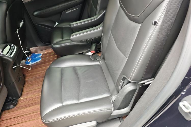 Used Cadillac XT6 2022 2.0T Six-Seater Four-Wheel Drive Luxury Version Left Rear Seat