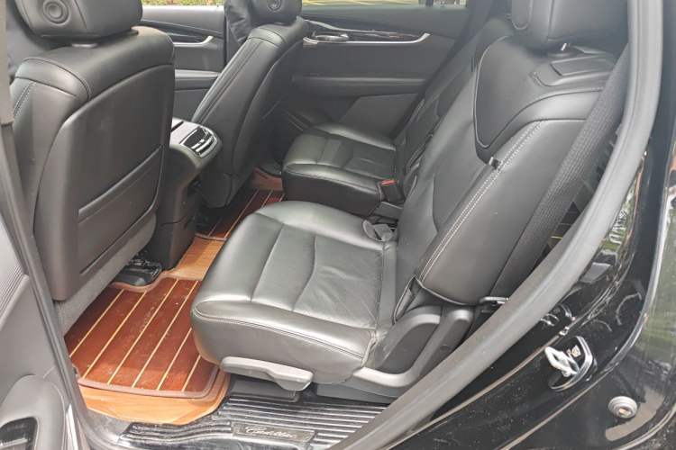 Used Cadillac XT6 2022 2.0T Six-Seater Four-Wheel Drive Luxury Version Left Rear Seat