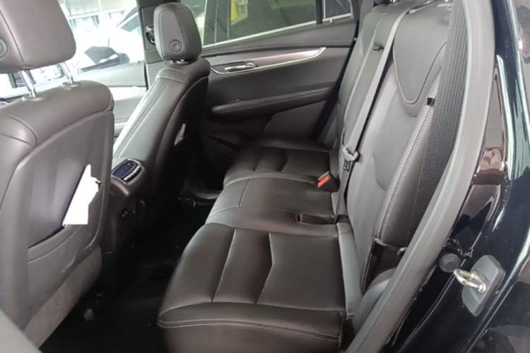 Used Cadillac XT6 2022 2.0T 7-Seater Four-Wheel-Drive Luxury Version Left Rear Seat