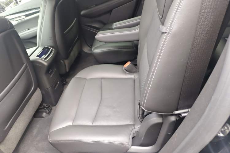 Used Cadillac XT6 2022 2.0T Six-Seater Four-Wheel Drive Luxury Version Left Rear Seat