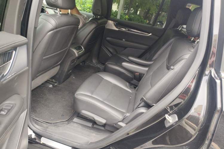 Used Cadillac XT6 2022 2.0T Six-Seater Four-Wheel-Drive Luxury Standard Edition Left Rear Seat