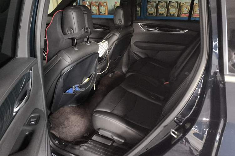 Used Cadillac XT6 2022 2.0T 7-Seater Four-Wheel Drive Luxury Version Left Rear Seat
