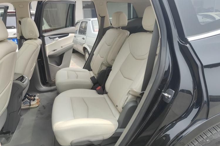 Used Cadillac XT6 2022 2.0T Six-Seater Four-Wheel Drive Luxury Version Left Rear Seat