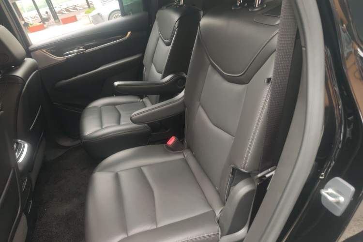 Used Cadillac XT6 2022 2.0T Six-Seater Four-Wheel Drive Luxury Version Left Rear Seat