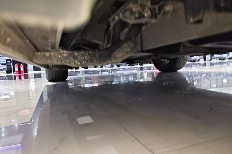Used Cadillac XT6 2022 2.0T Six-Seater Two-Wheel-Drive Luxury Version Left Side Sill