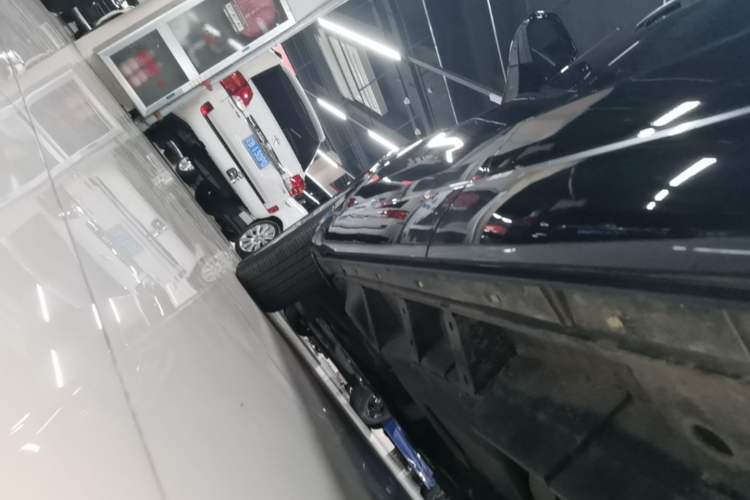 Used Cadillac XT6 2022 2.0T Six-Seater Four-Wheel Drive Luxury Version Left Side Sill