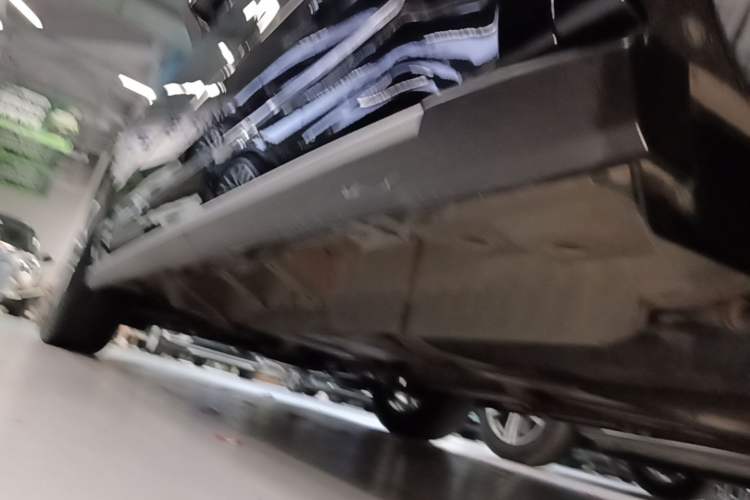 Used Cadillac XT6 2022 2.0T Six-Seater Four-Wheel-Drive Luxury Standard Edition Left Side Sill
