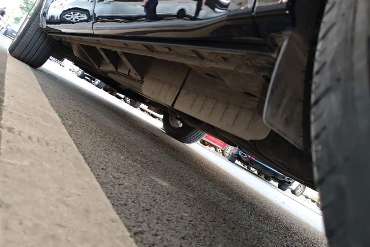 Used Cadillac XT6 2022 2.0T 7-Seater Two-Wheel Drive Luxury Version Left Side Sill