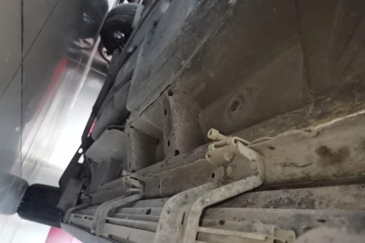 Used Cadillac XT6 2022 2.0T Six-Seater Four-Wheel Drive Luxury Version Left Side Sill
