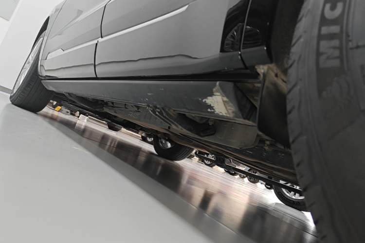 Used Cadillac XT6 2022 2.0T Six-Seater Four-Wheel Drive Luxury Version Left Side Sill