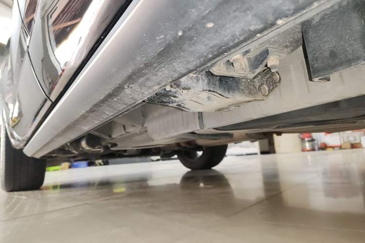 Used Cadillac XT6 2022 2.0T Six-Seater Four-Wheel Drive Luxury Version Left Side Sill