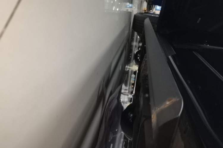 Used Cadillac XT6 2022 2.0T Six-Seater All-Wheel-Drive Platinum 120th Anniversary Limited Edition Left Side Sill