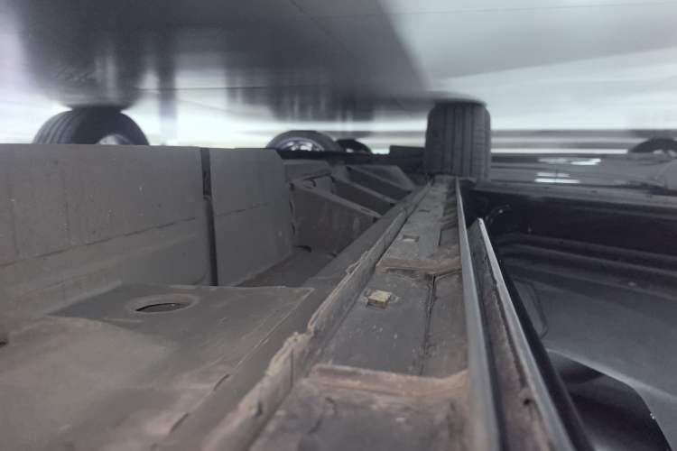 Used Cadillac XT6 2022 2.0T 7-Seater Four-Wheel Drive Luxury Version Left Side Sill