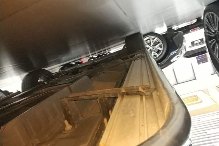 Used Cadillac XT6 2022 2.0T Six-Seater Four-Wheel Drive Luxury Version Left Side Sill