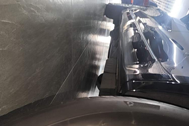 Used Cadillac XT6 2022 2.0T Six-Seater Two-Wheel-Drive Luxury Version Left Side Sill