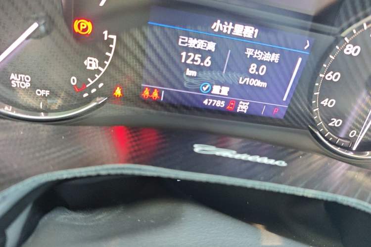 Used Cadillac XT6 2022 2.0T Six-Seater Four-Wheel-Drive Luxury Standard Edition Odometer Close Up