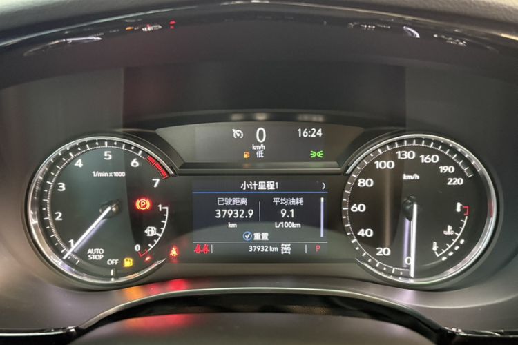 Used Cadillac XT6 2022 2.0T Six-Seater Four-Wheel-Drive Prestige Version Odometer Close Up