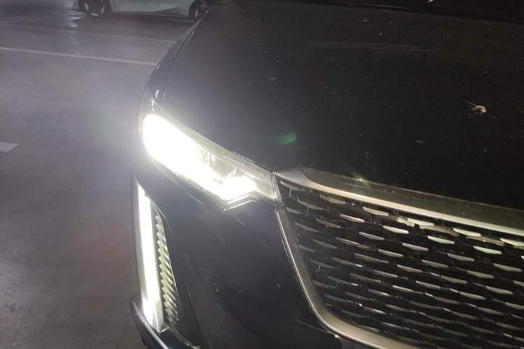 Used Cadillac XT6 2022 2.0T Six-Seater Four-Wheel-Drive Luxury Standard Edition Right Front Headlight