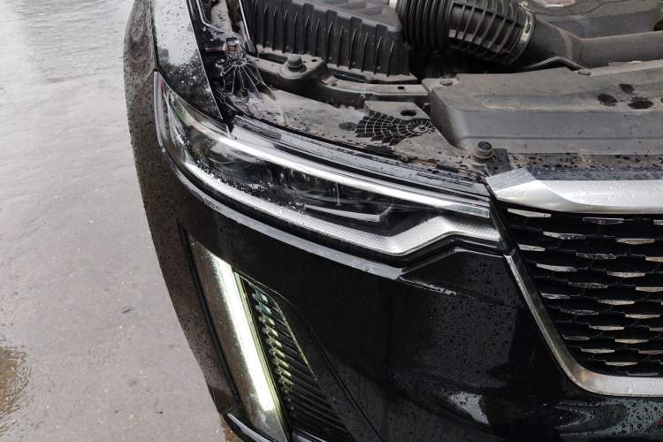 Used Cadillac XT6 2022 2.0T 7-Seater Four-Wheel Drive Luxury Version Right Front Headlight