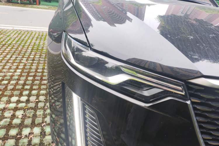 Used Cadillac XT6 2022 2.0T 7-Seater Four-Wheel-Drive Luxury Version Right Front Headlight