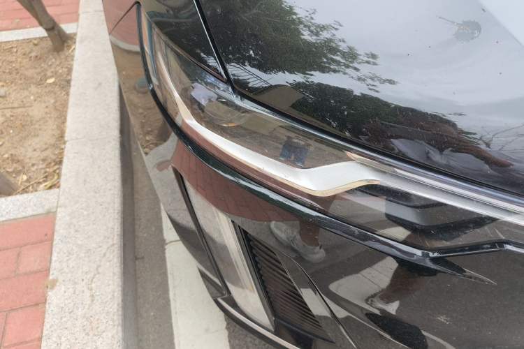 Used Cadillac XT6 2022 2.0T Six-Seater Four-Wheel-Drive Luxury Version Right Front Headlight