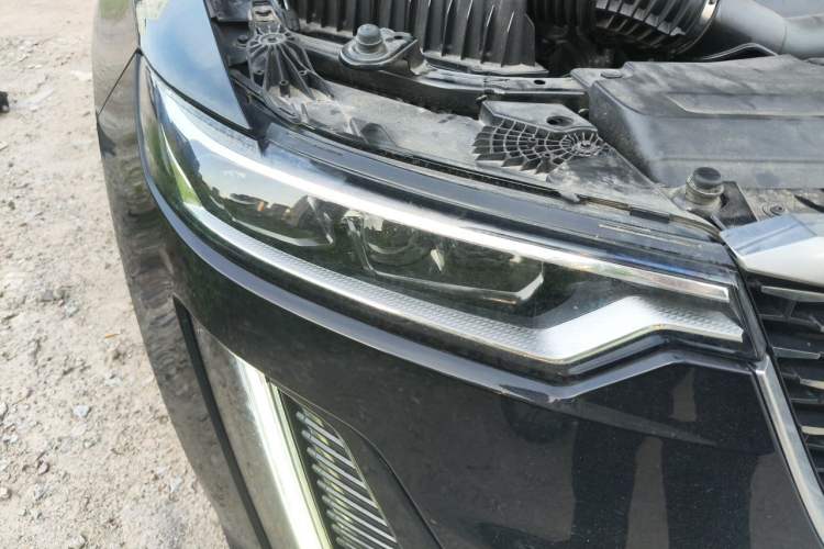 Used Cadillac XT6 2022 2.0T Six-Seater Four-Wheel Drive Luxury Version Right Front Headlight