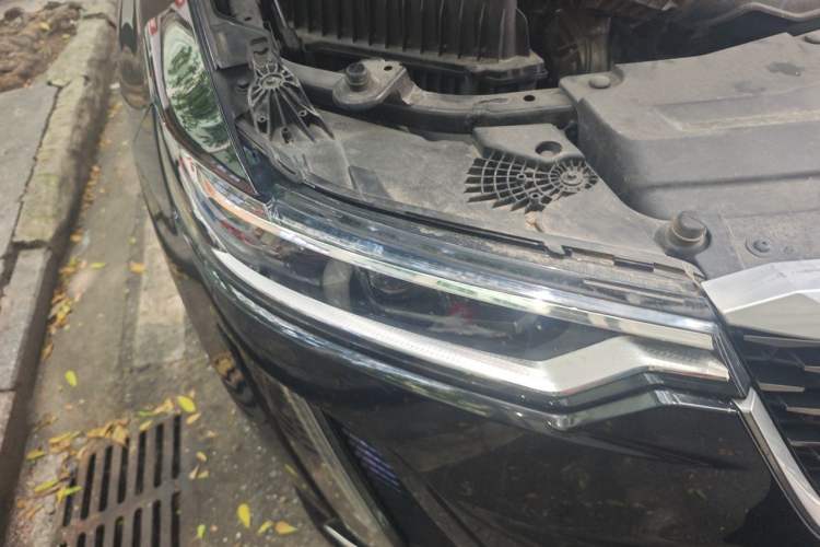 Used Cadillac XT6 2022 2.0T Six-Seater Four-Wheel Drive Luxury Version Right Front Headlight