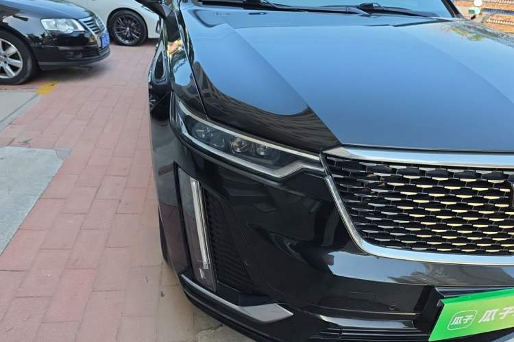 Used Cadillac XT6 2022 2.0T Six-Seater Four-Wheel Drive Luxury Version Right Front Headlight