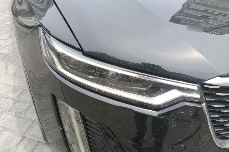 Used Cadillac XT6 2022 2.0T Six-Seater Four-Wheel-Drive Luxury Standard Edition Right Front Headlight