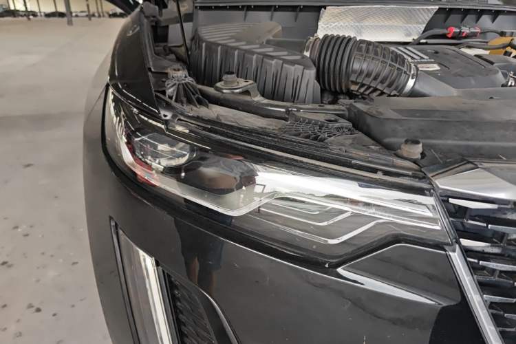 Used Cadillac XT6 2022 2.0T 7-Seater Four-Wheel-Drive Luxury Version Right Front Headlight