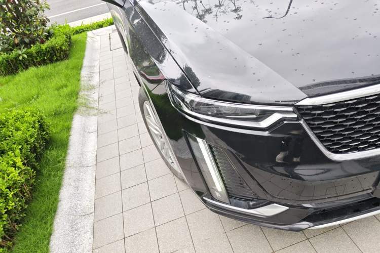 Used Cadillac XT6 2022 2.0T Six-Seater Four-Wheel-Drive Luxury Standard Edition Right Front Headlight
