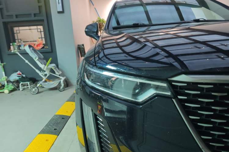 Used Cadillac XT6 2022 2.0T 7-Seater Four-Wheel Drive Luxury Version Right Front Headlight