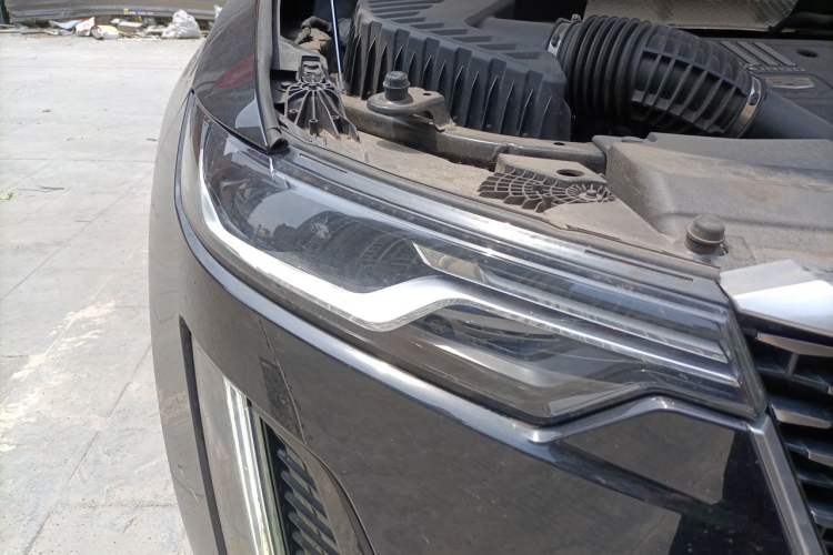 Used Cadillac XT6 2022 2.0T 7-Seater Four-Wheel-Drive Luxury Version Right Front Headlight