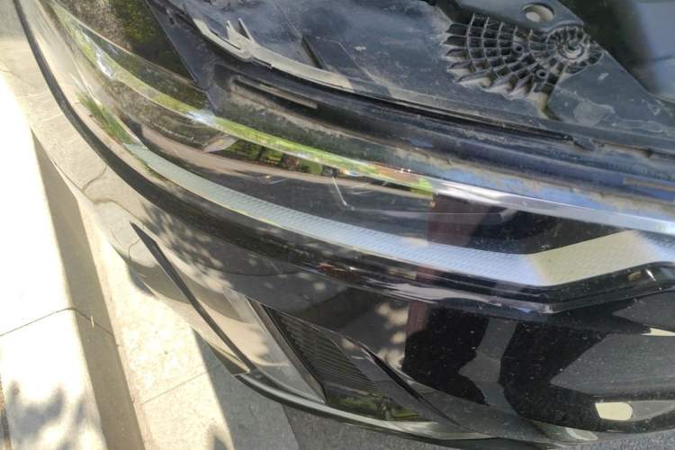 Used Cadillac XT6 2022 2.0T Six-Seater Two-Wheel-Drive Luxury Version Right Front Headlight