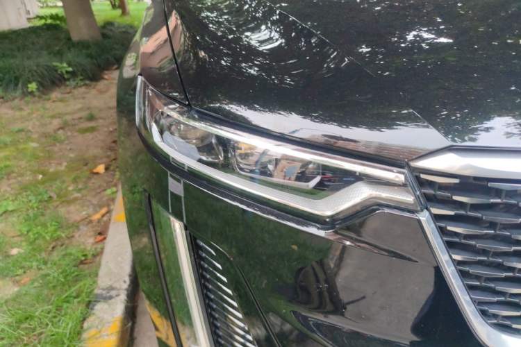 Used Cadillac XT6 2022 2.0T Six-Seater Two-Wheel-Drive Luxury Version Right Front Headlight