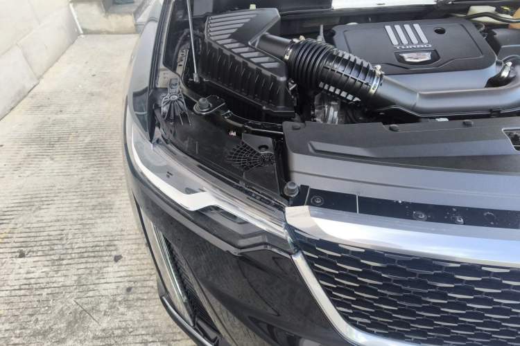 Used Cadillac XT6 2022 2.0T Six-Seater Four-Wheel-Drive Luxury Version Right Front Headlight