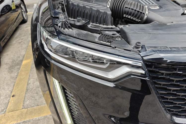 Used Cadillac XT6 2022 2.0T Six-Seater Four-Wheel Drive Luxury Version Right Front Headlight