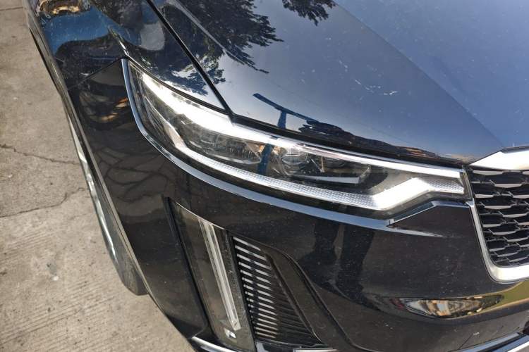 Used Cadillac XT6 2022 2.0T Six-Seater Four-Wheel Drive Luxury 120th Anniversary Limited Edition Right Front Headlight