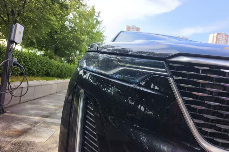 Used Cadillac XT6 2022 2.0T Six-Seater Four-Wheel-Drive Luxury Version Right Front Headlight